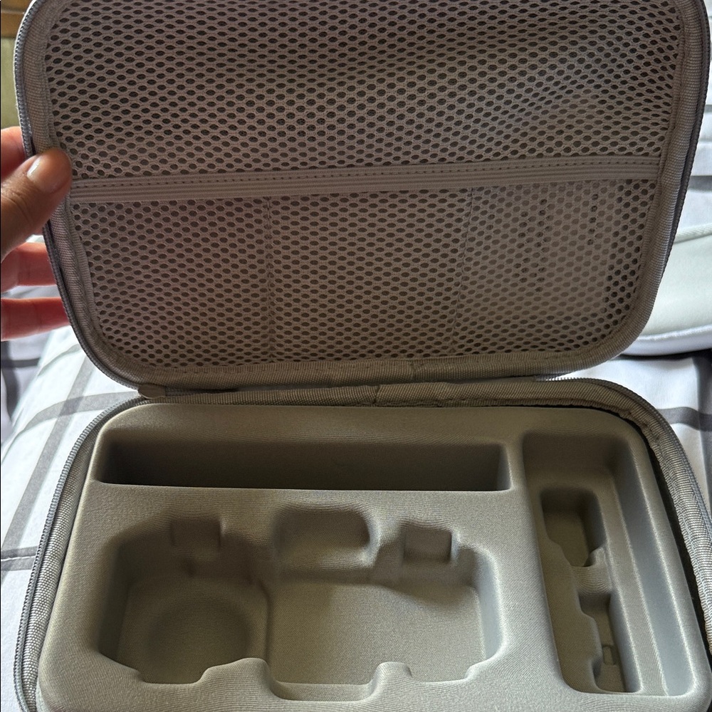 Hard Shell insta360 Camera Accessory Case - Light Gray brand new - Picture 6 of 6